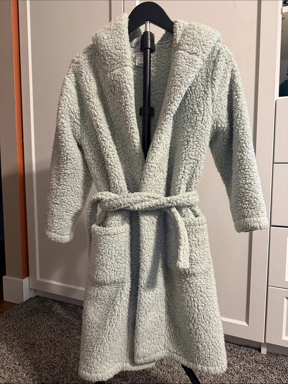 Pottery Barn Kids Sherpa Hooded Robe Light Sage Green Size 8–10